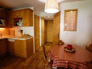 Appartement cosy T3 proche village et pistes pour 4 pers, équipé, casier à skis, ascenseur - FR-1-342-281