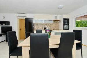 Apartments by the sea Tkon, Pasman - 19017