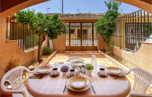 2 Bedroom Awesome Home In Los Alcázares