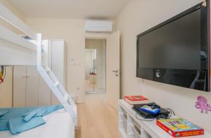 Family-friendly apartments with swimming pool Vantacici, Krk - 19252