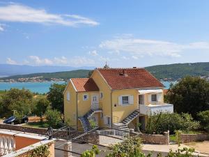 Apartments with a parking space Cizici, Krk - 19331 