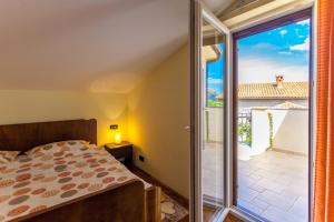 Apartments by the sea Porat, Krk - 19272