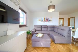 Apartments with a parking space Malinska, Krk - 19280