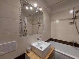 Apartments by the sea Malinska, Krk - 19286