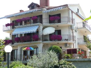 Apartments with a parking space Malinska, Krk - 19296