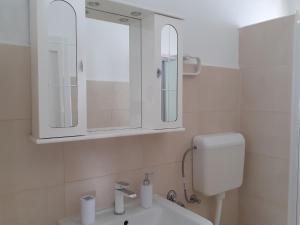 Apartments with a parking space Malinska, Krk - 19299