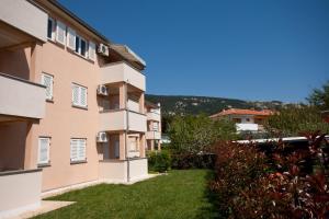 Apartments by the sea Baska, Krk - 19350