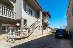 Apartments with a parking space Posedarje, Novigrad - 19357