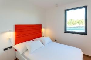 Apartments by the sea Vantacici, Krk - 19257