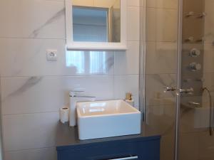 Apartments with a parking space Malinska, Krk - 19305