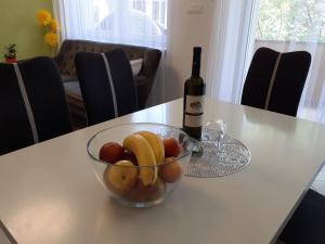 Apartments with a parking space Malinska, Krk - 19305