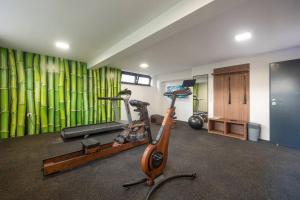 Family-friendly apartments with swimming pool Sveti Filip i Jakov, Biograd - 19325