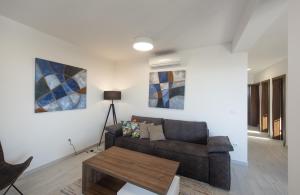 Family-friendly apartments with swimming pool Sveti Filip i Jakov, Biograd - 19325