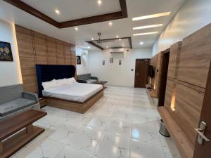 Saini Hotel