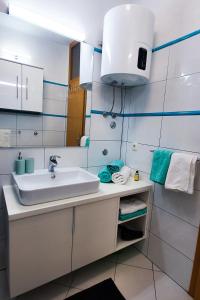 Apartments with parking space Vodice - 19340