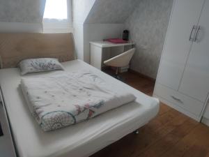 Chambre privée à Bobigny -Salle de bain et toilettes communes, pas de cuisine, check-in après 19h