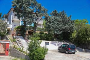 Apartments by the sea Crikvenica - 19425 