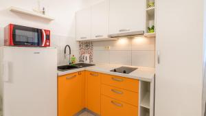 Family-friendly apartments with swimming pool Baska, Krk - 19432