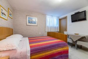 Apartments and rooms with parking space Baska, Krk - 19424