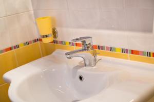 Apartments and rooms with parking space Baska, Krk - 19424