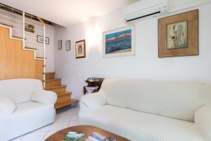 Apartments with parking space Baska, Krk - 19675