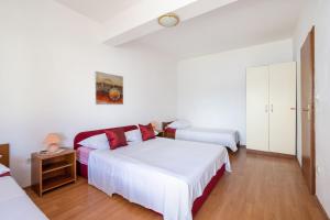 Apartments by the sea Arbanija, Ciovo - 19527