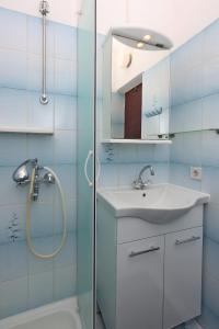 Apartments and rooms by the sea Banjol, Rab - 19692