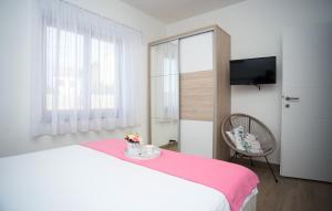 Luxury villa with a swimming pool Pridraga - Cuskijas, Novigrad - 19461