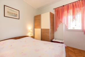 Apartments by the sea Baska, Krk - 19517