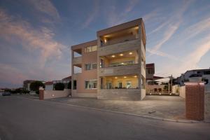 Apartments by the sea Vir - 19422