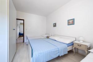 Apartments by the sea Arbanija, Ciovo - 19527