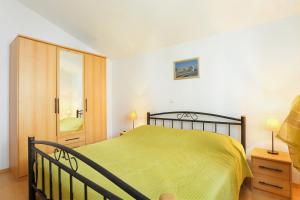 Apartments by the sea Arbanija, Ciovo - 19576