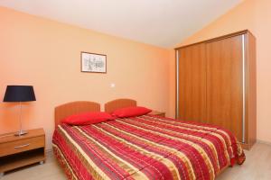 Apartments by the sea Arbanija, Ciovo - 19576