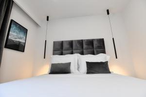 Apartments by the sea Tucepi, Makarska - 19548