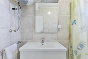 Apartments with parking space Vir - 19562