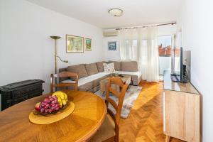 Apartments by the sea Zadar - 19500