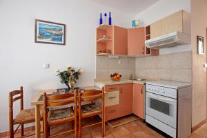 Apartments with parking space Vodice - 19577