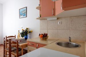 Apartments with parking space Vodice - 19577