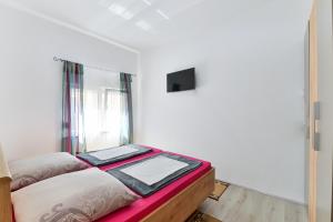 Apartments with parking space Nin, Zadar - 19555