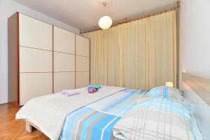 Family-friendly apartments with swimming pool Fazana - 19595