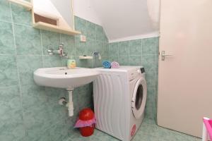 Family-friendly apartments with swimming pool Fazana - 19595