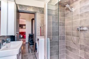 Apartments with a parking space Mali Losinj, Losinj - 19618