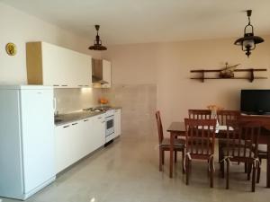 Apartments by the sea Arbanija, Ciovo - 19456