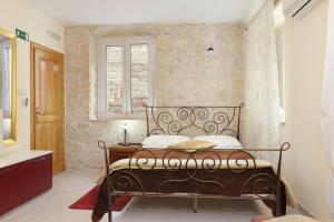 Apartments by the sea Trogir - 19575