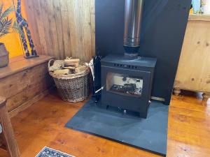 Mountain View Safari Tent with Hot Tub in The Heart of Snowdonia