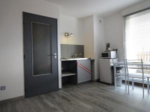 Appartements Logement type studio 1 piece proche zenith : photos des chambres