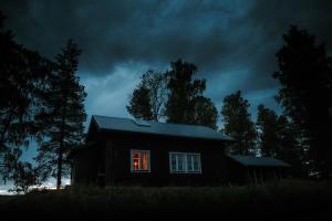 Off the grid in the abandoned village of Ejheden