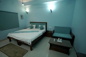 Devendragarh - A Boutique Lake Facing Guest House On Lake Fateh Sagar