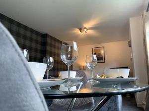 Modern 2 bedroom flat with free parking in Cambuslang, Glasgow