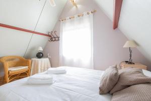 Casita entre naranjas